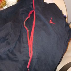 NEW JORDAN SZ MED SWEATER JACKET ZIP UP FRONT BLACK AN RED TRIM 15 FINAL PRICE