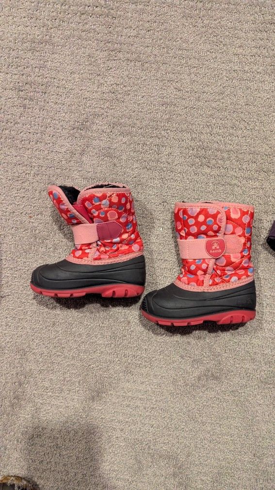 Size 8 Snow Boots 