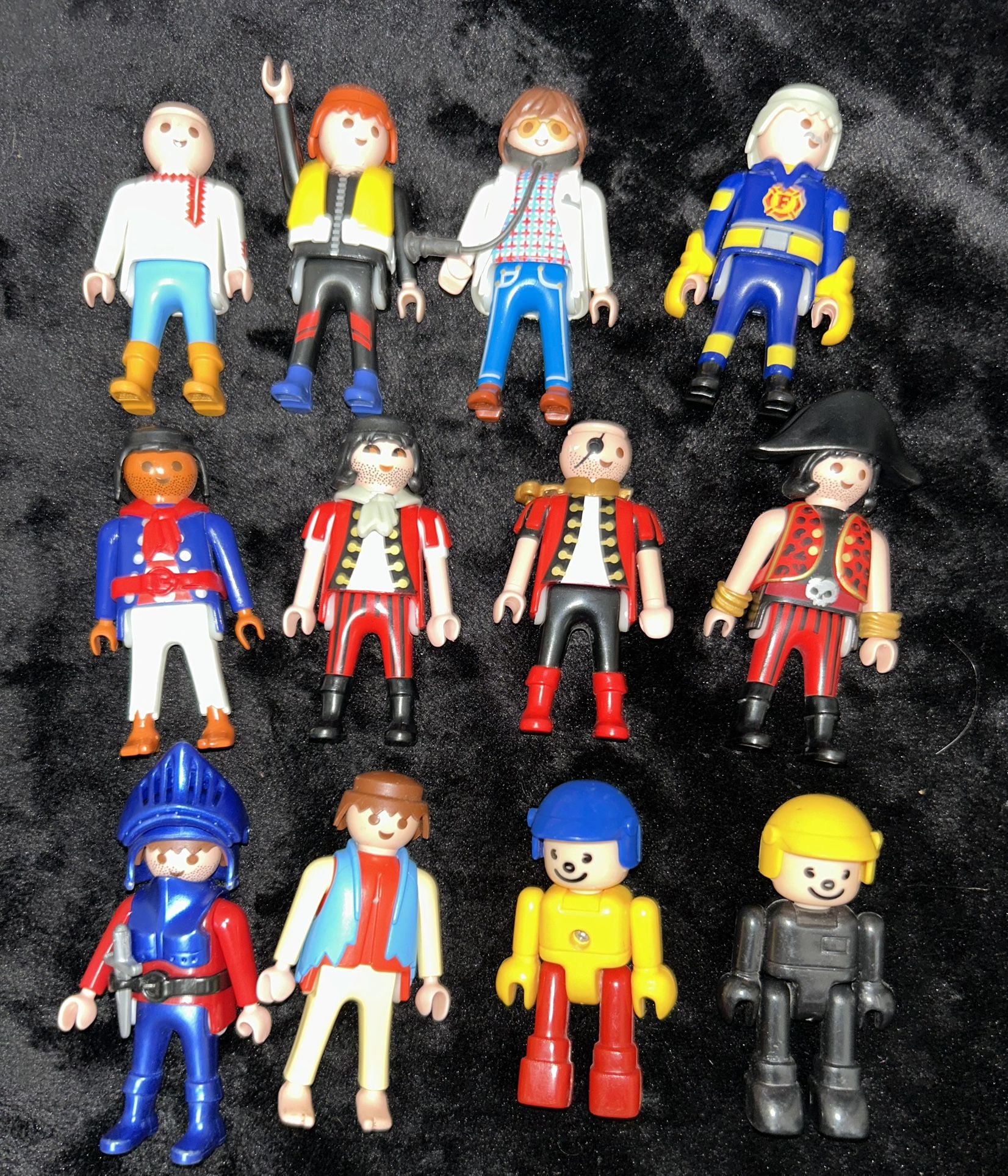 VINTAGE PLAY MOBIL  FIGURES LOT OF 10