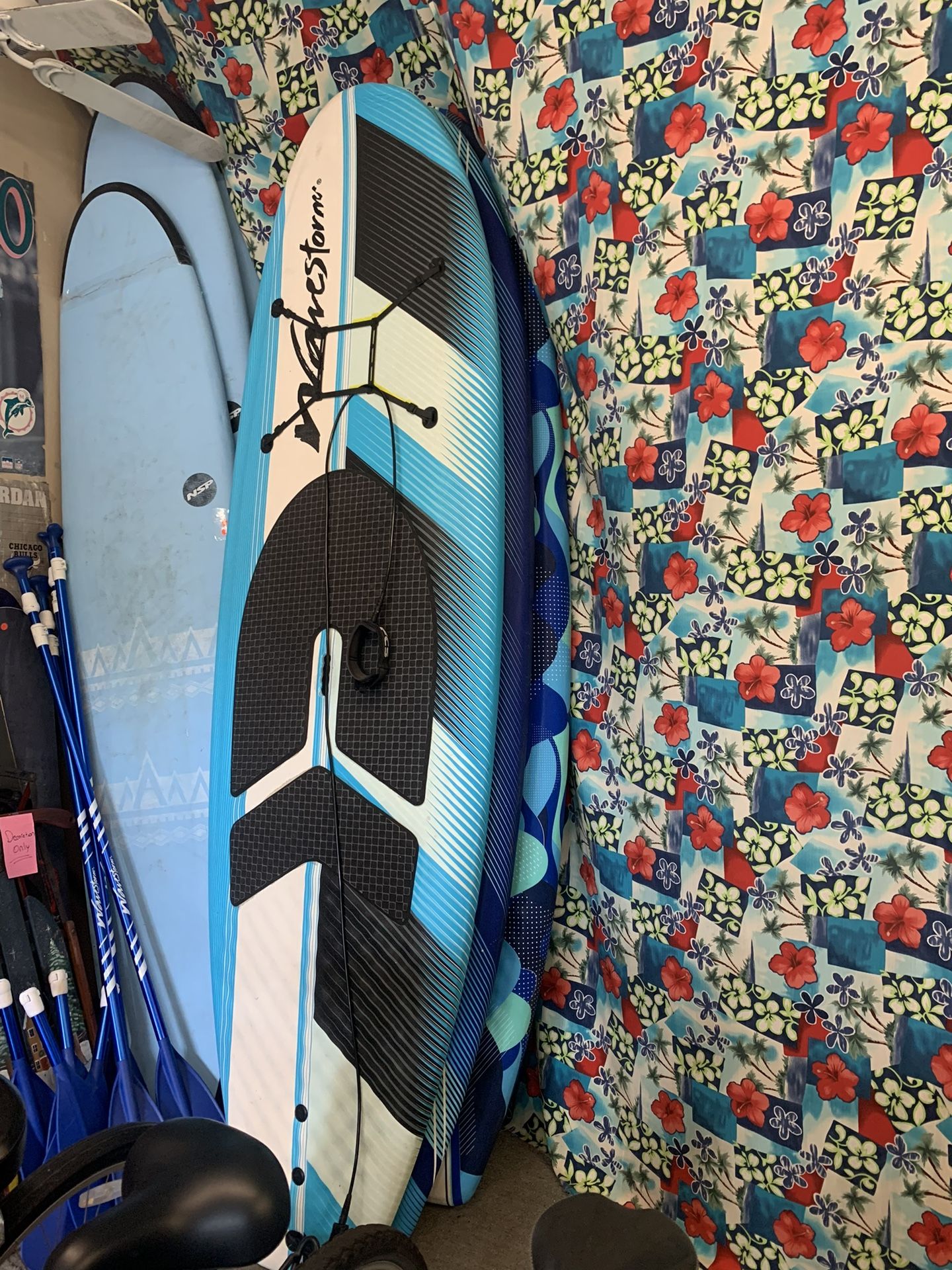 9’6” Wavestorm SUP Includes Paddle, Leash & Fin