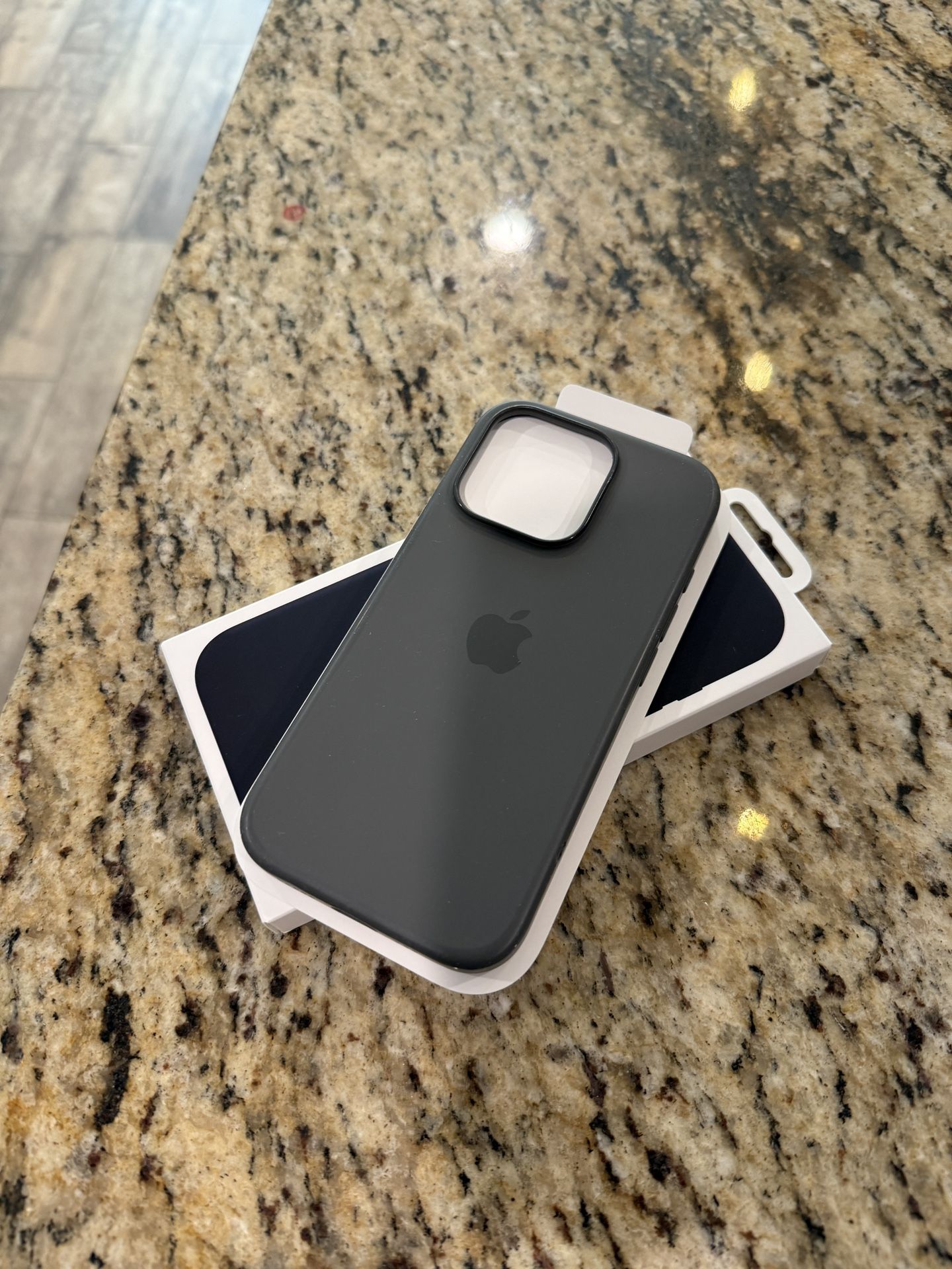 Apple iPhone 16 Pro MagSafe Phone Case