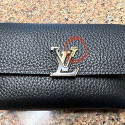 Louis Vuitton M62157 CAPUCINES COMPACT WALLET for Sale in San Ramon, CA -  OfferUp