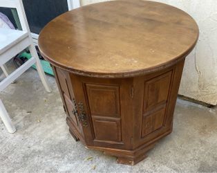 Wooden circular coffee table