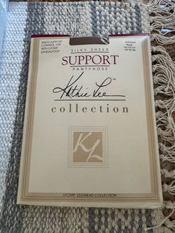 NWT Kathie Lee Collection Silky Support Pantyhose - Suntan Plus