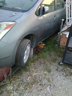 Parts 2004 Toyota Prius. Parts