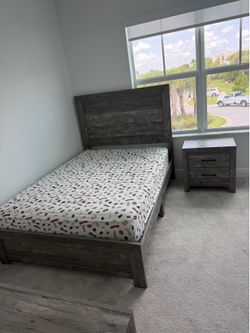BRAND NEW Full size bedroom set