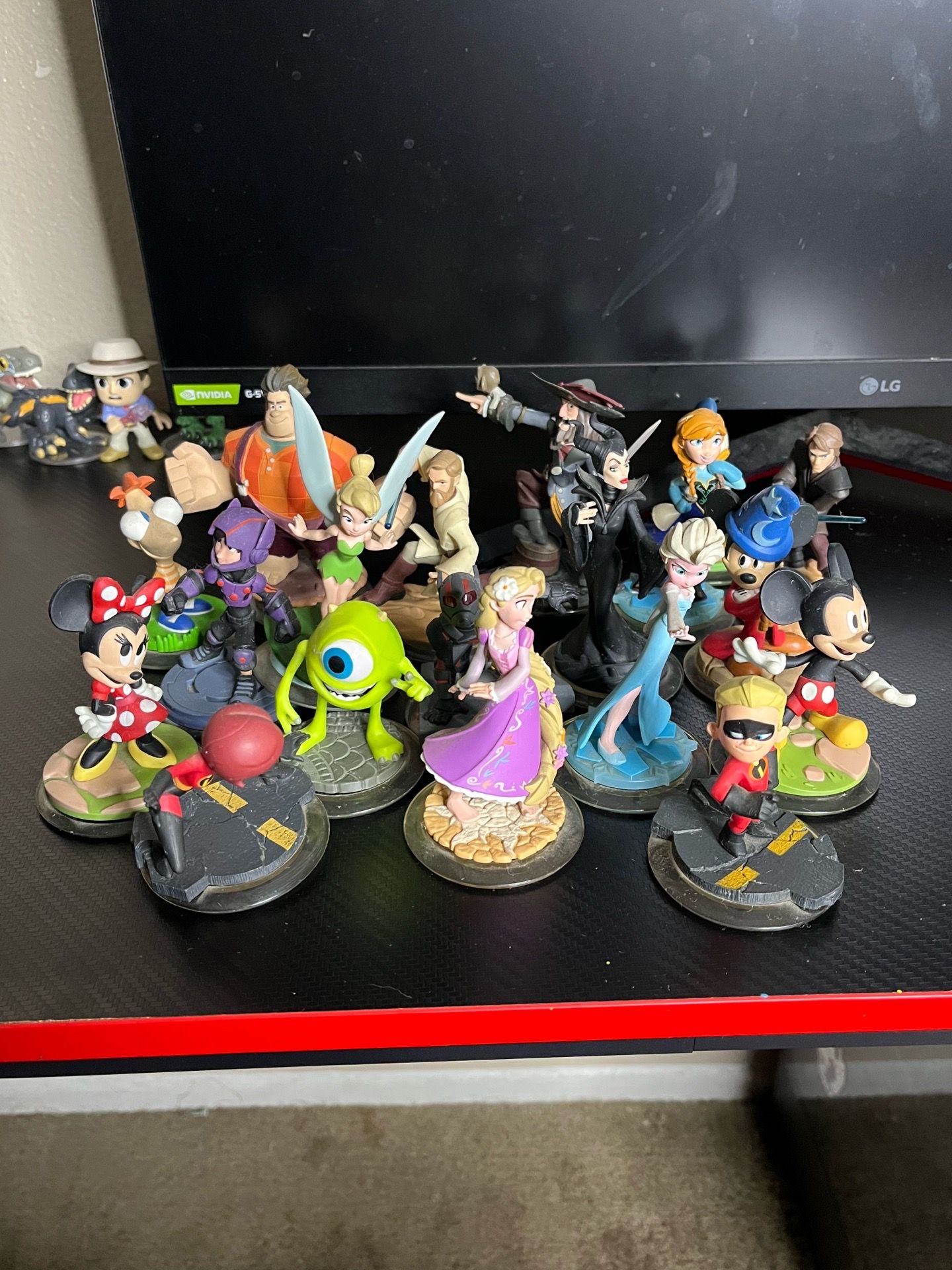 Disney infinity figures lot
