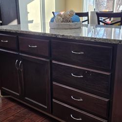 Kitchen Island 