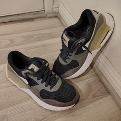 Nike Air Max. Mens Size 9