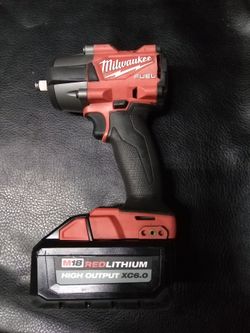 Milwaukee mid torque impact wrench/High output Battery