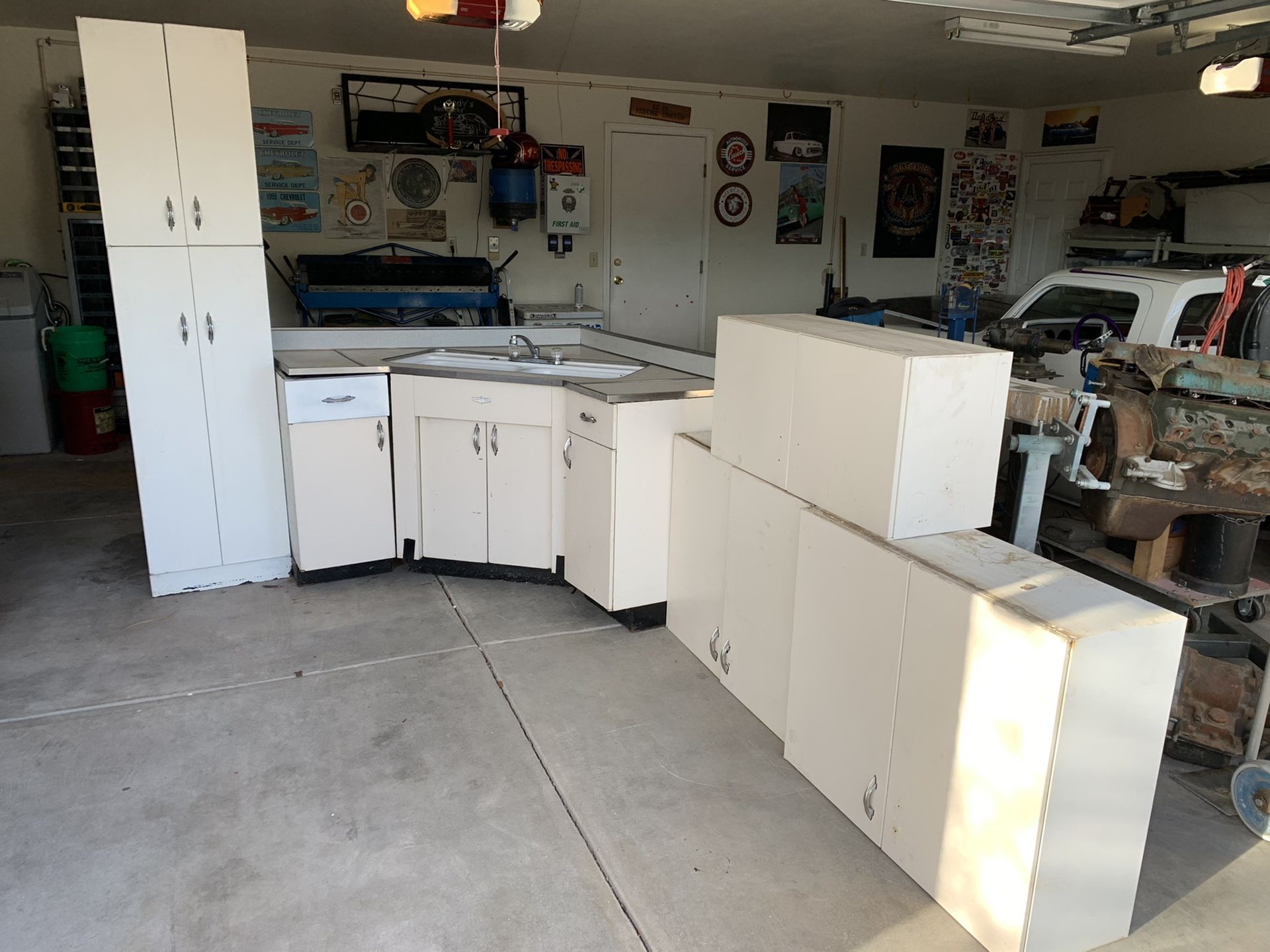 VINTAGE YOUNGSTOWN METAL KITCHEN for Sale in Henderson, NV OfferUp