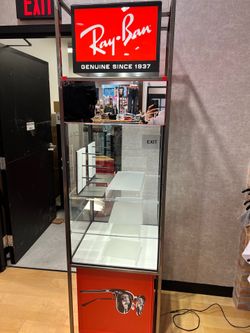 Ray-ban display tower