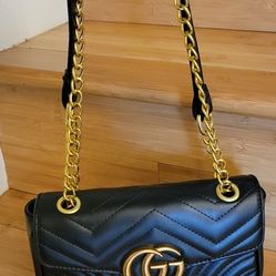 Brand New Womens Shoulder Bag Comes With The Box