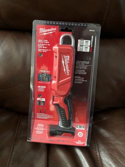 Milwaukee flash light
