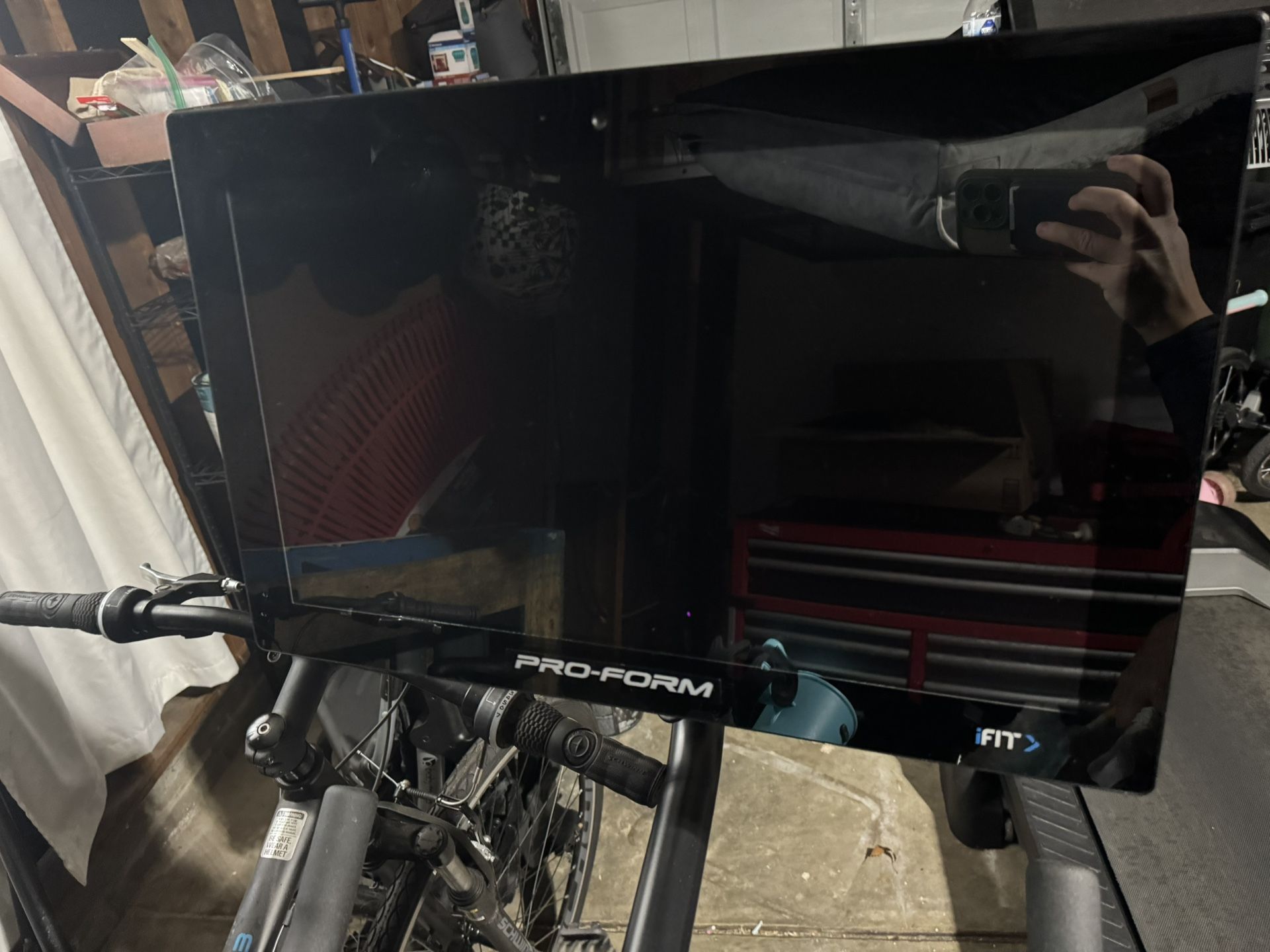Proform Studio bike Pro ( 22 “ Touchscreen)