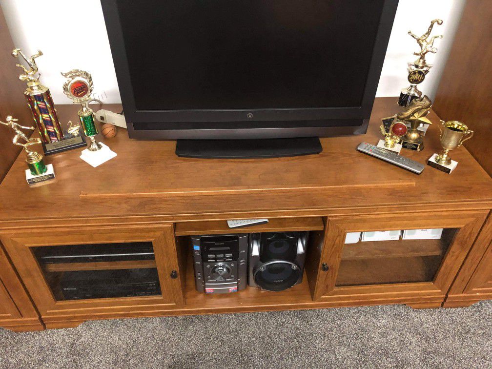 3 PC TV Stand