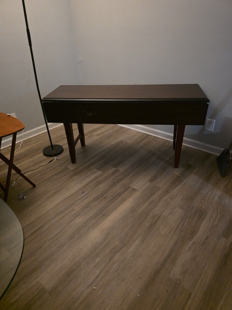 Pier 1 IMPORTS SOLID WOOD TABLE.