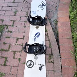 Nitro magnum 159cm wide snowboard with bindings