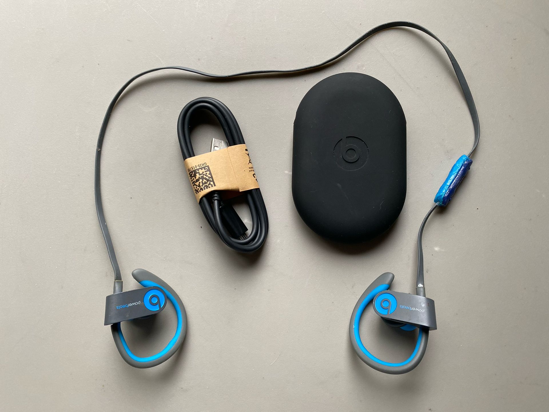 2 Powerbeats Wireless Earbuds