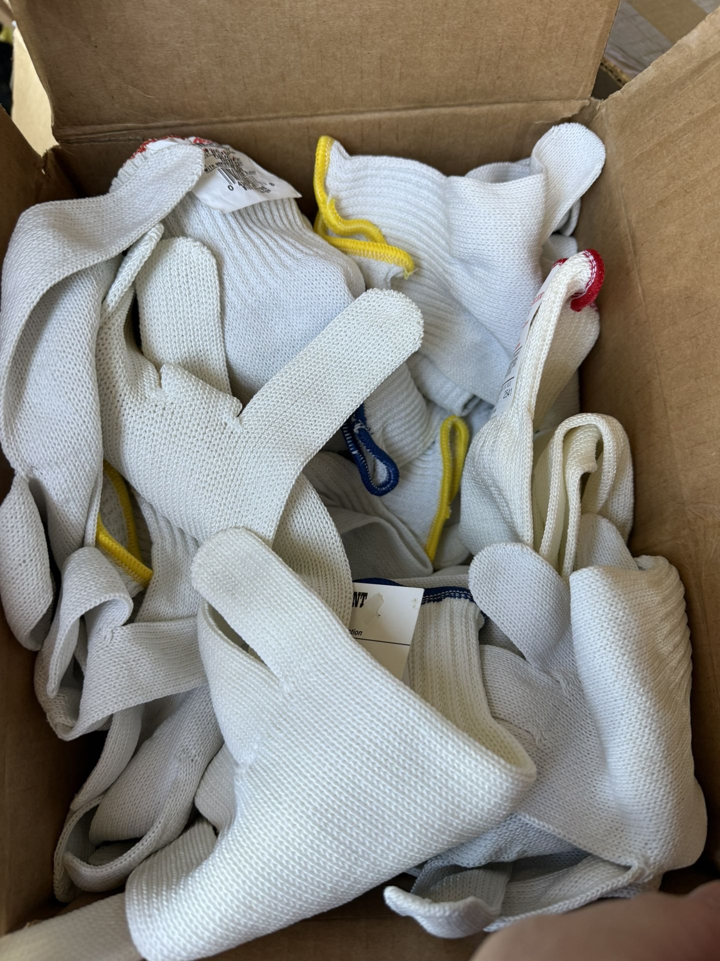 5.00 Per Pair Of Kitchen Grade No Cut Safety Gloves