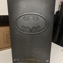 Hot Toys Batman 1989 2.0 Deluxe MMS692 1/6 Scale 12" Collector Figure Keaton