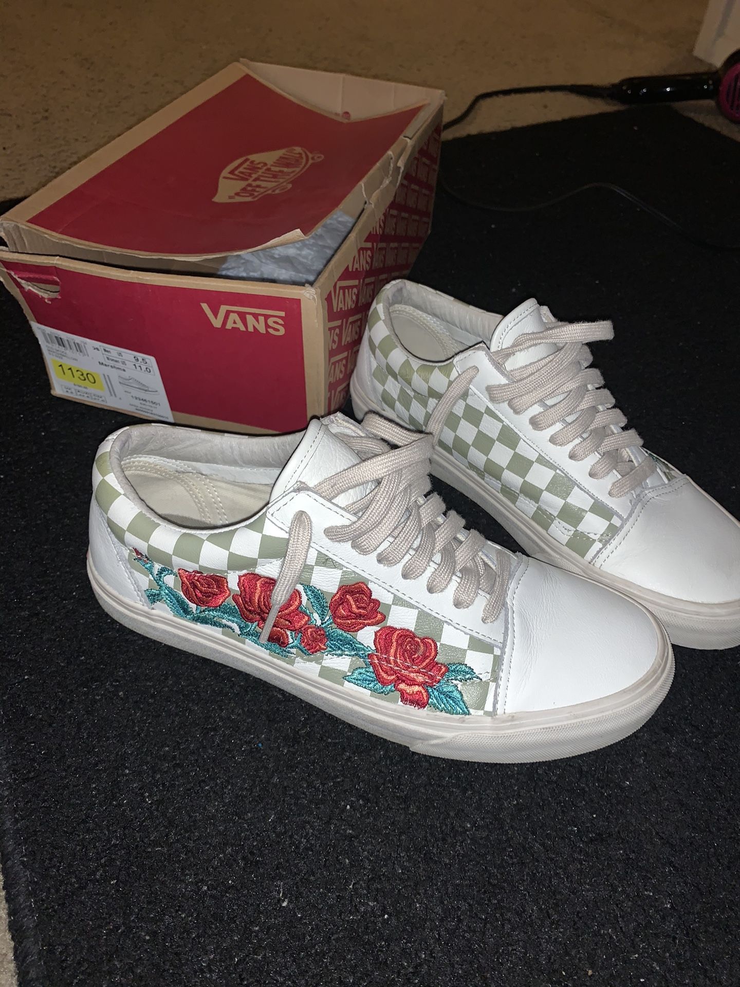 Vans “Rose Embroidery”