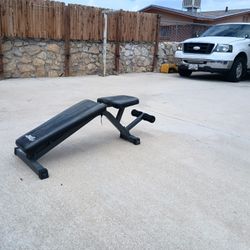 Adjustable Weight Bench 