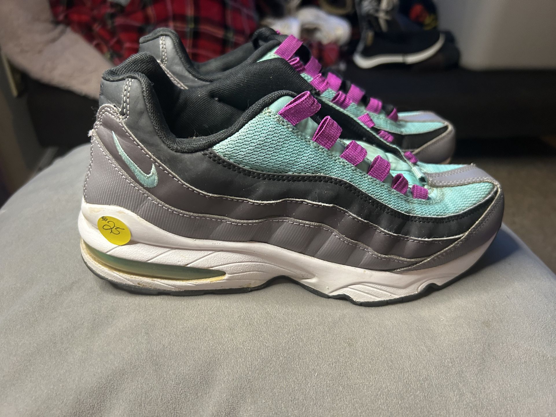 Nike Air Max Youth Size 7.5