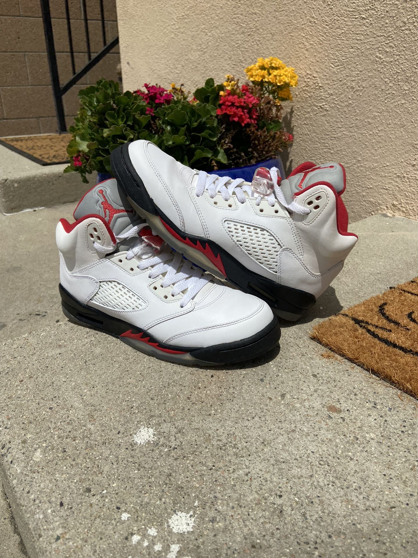 Jordan 5 Retro White Fire Red - Size 7Y