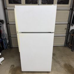 Amana Refrigerator 