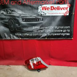 2012 - 2014 Toyota Camry Tail Light Oem Driver Side 