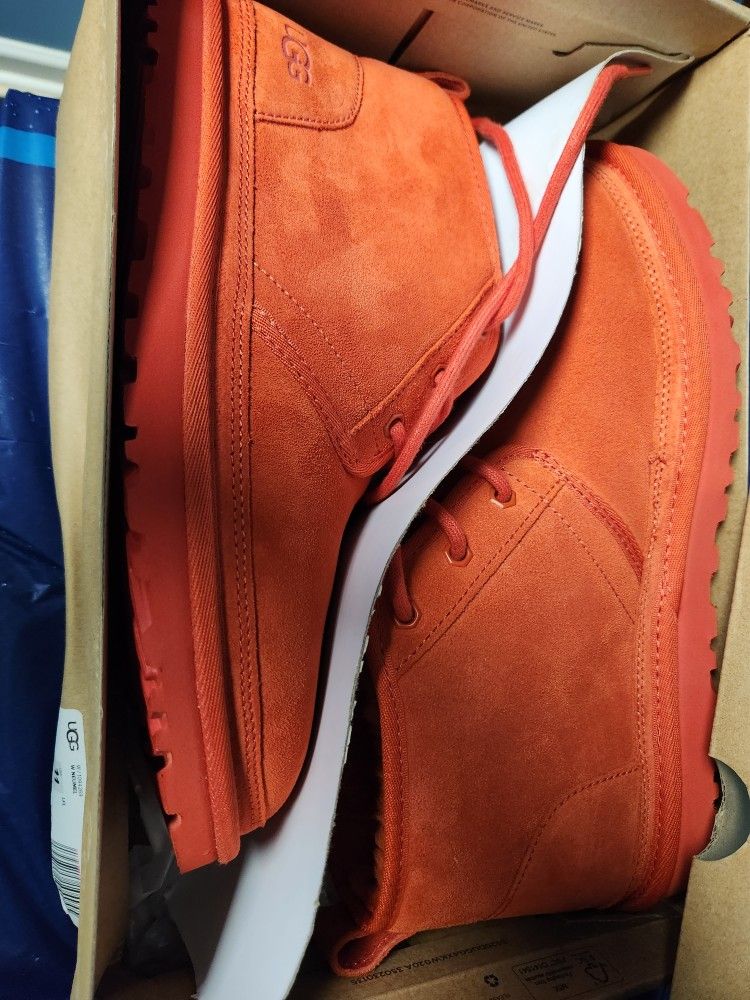 New UGG BOOTS SIZE 11W/9.5MENS