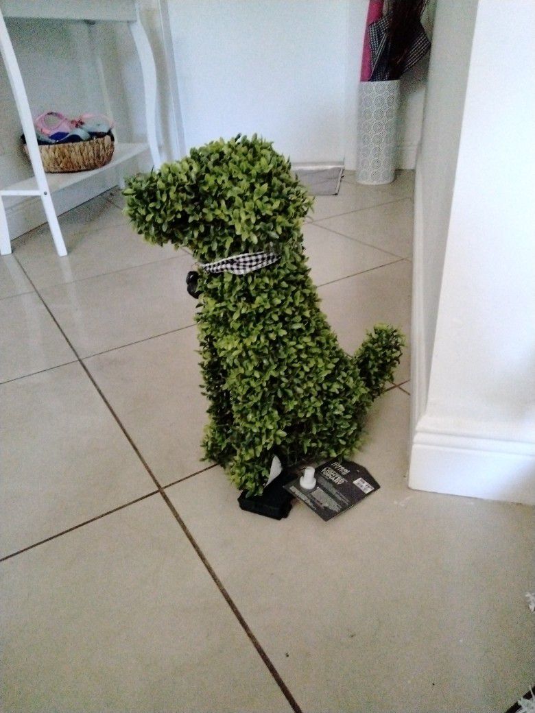 Topiary Dog 