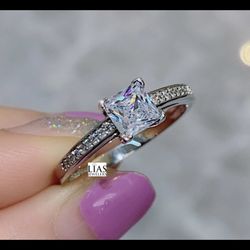 New 18k White Gold Engagement Ring 