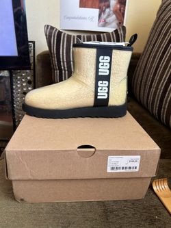 UGGS BOOTS Size 6 100 Dollars Regular Price 150