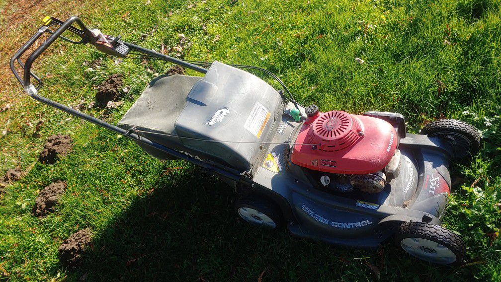 Honda HRX217 Self propelled lawn mower