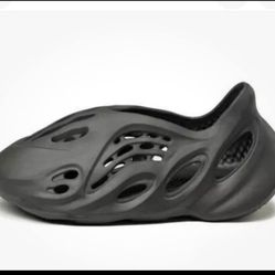 Size 9 - adidas Yeezy  Onyx BRAND NEW IN BOX