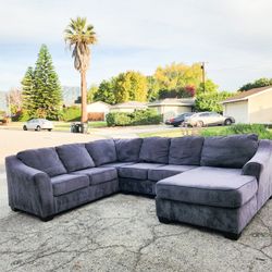 Delivery Available! Gray Sectional Couch Sofa Chaise Foot Rest Ottoman Ashley Furniture 