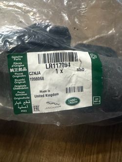 New Land Rover AUX Radiator Bracket Range Rover LR117094