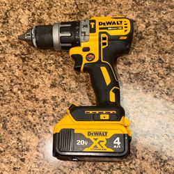 Dewalt 1/2” Hammerdrill/Drill Driver + 4aH Battery