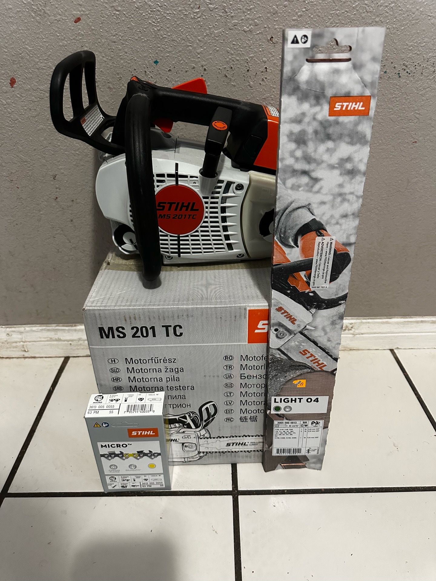 BRAND NEW STIHL MS 201