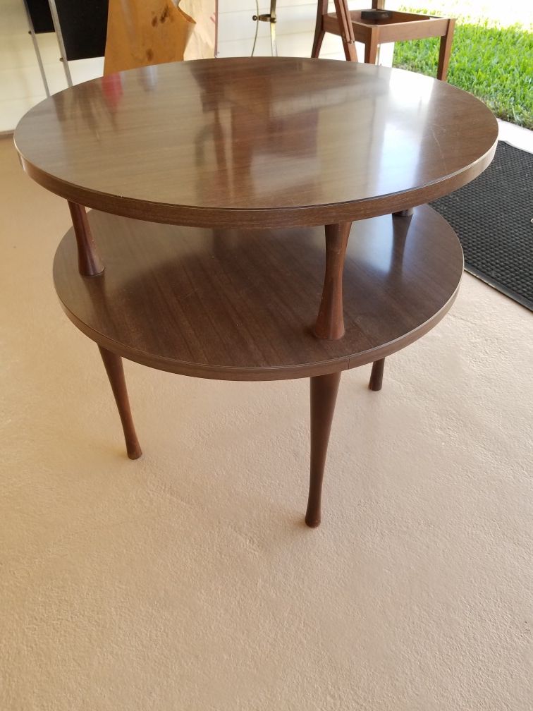 Mid-century Modern 2-Tier End or Corner Table