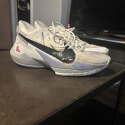 Basketball Shoes 