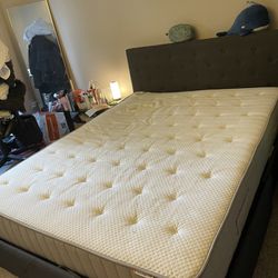 Mattress+ Bed Frame With 4 Storage Drawers + 3 Pillows