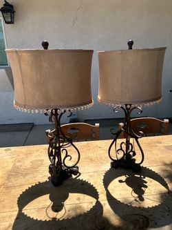 NWT Beautiful Pair of Table Lamps