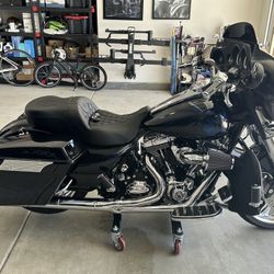2010 Harley Davidson FLHX 