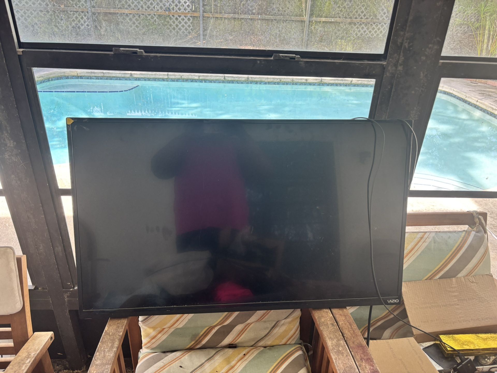 32 Inch TV