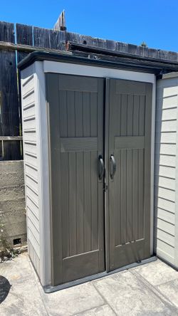 Rubbermaid storage shed