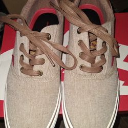 Men's 9 1/2 Levi's Vans 