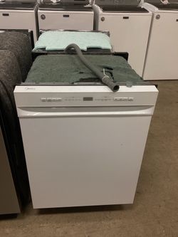 Midea 24 in. Front Control Built-in Dishwasher New Scratch and Dent